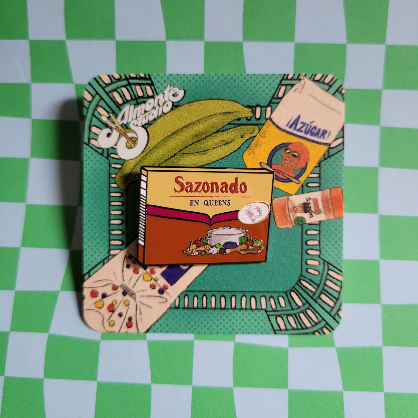 Sazonado en Queens Enamel Pin